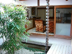 応接室前の坪庭